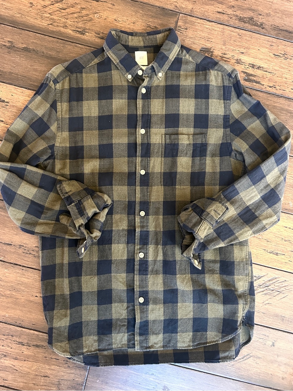 H&M Men's Olive and Black Plaid Button-Down Shirt